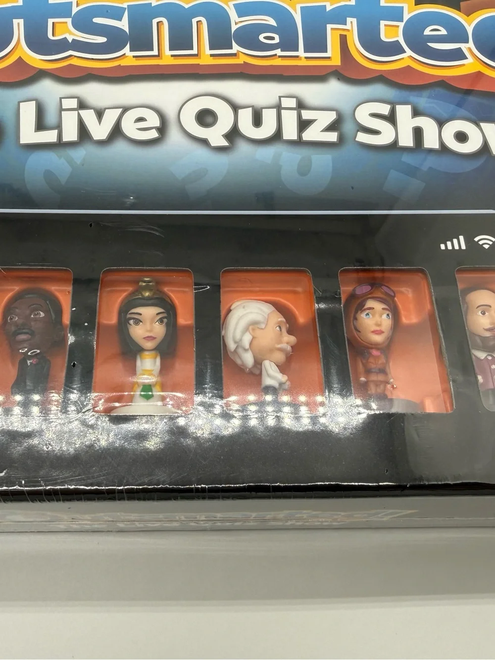 Outsmarted! The Live Quiz Show Family Game - Blue